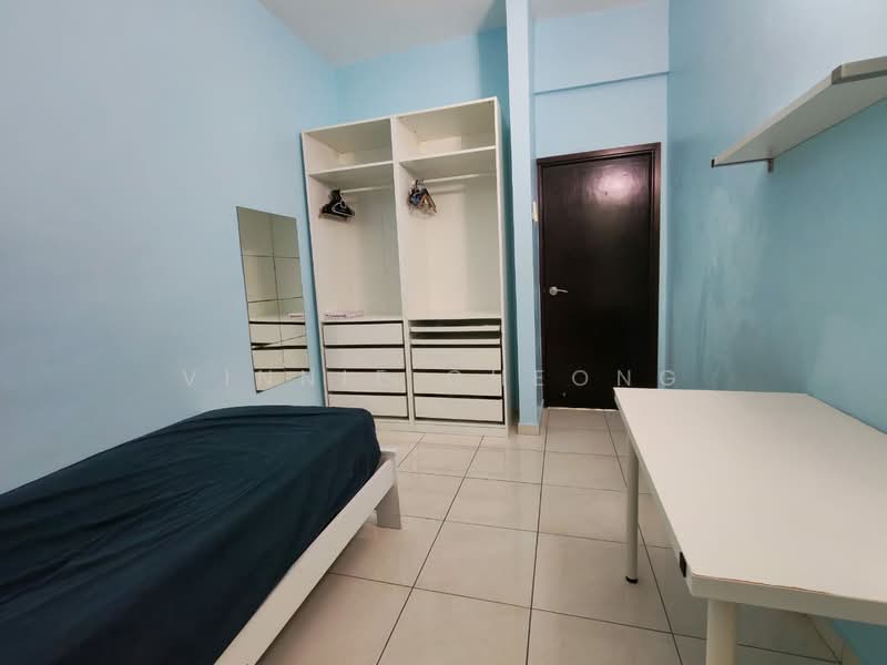 Kondominium untuk Disewa di The Brezza - Vinnie Cheong - Bedroom - PropertyGuru.com.my