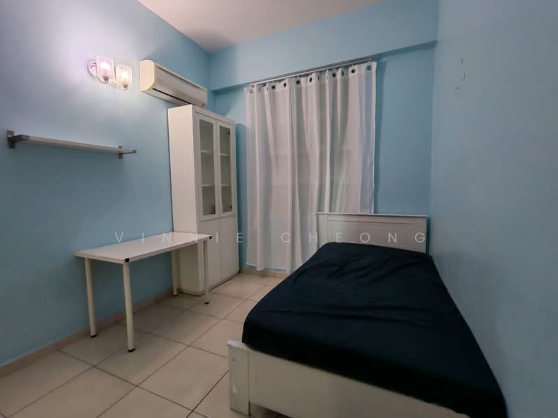 Kondominium untuk Disewa di The Brezza - Vinnie Cheong - Bedroom - PropertyGuru.com.my
