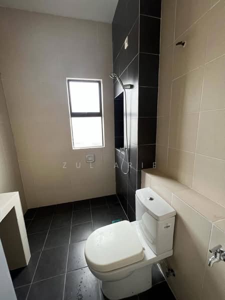 Terraced House for Sale in Bandar Putera 2 (Klang) - Zul Arif - Bathroom - PropertyGuru.com.my