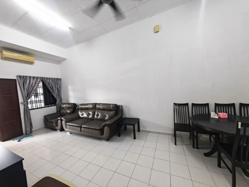 Pangsapuri untuk Disewa di Taman Cahaya Kota Puteri - Cassie Chin - Living Room - PropertyGuru.com.my