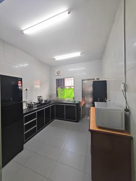 Pangsapuri untuk Disewa di Taman Cahaya Kota Puteri - Cassie Chin - Kitchen - PropertyGuru.com.my