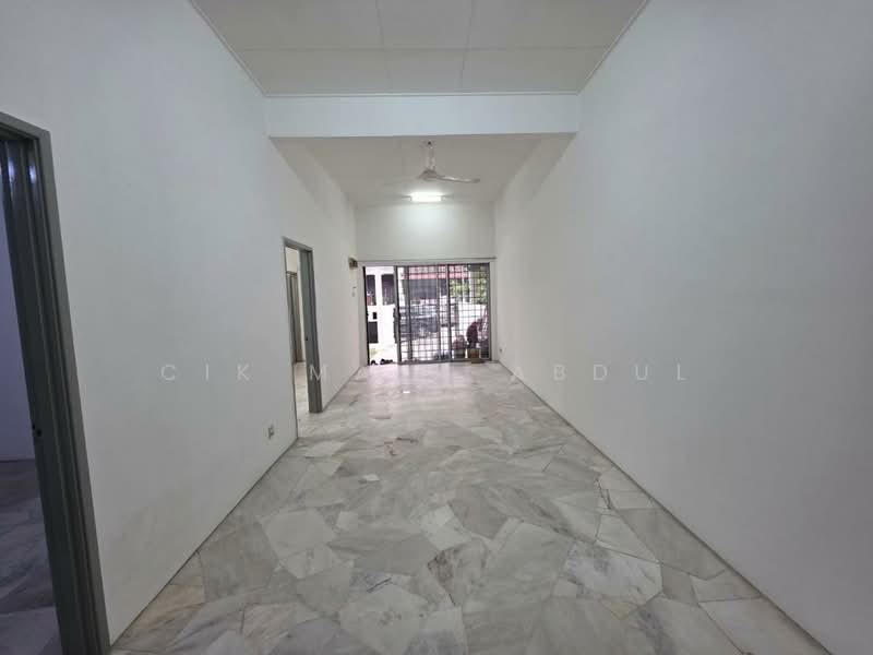 1-storey Terraced House for Sale in Puncak Alam (Selangor) - Cik Maya Abdul - PropertyGuru.com.my