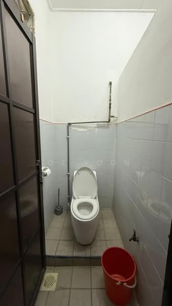 Rumah Teres 1 Tingkat untuk Dijual di Taman Ungku Tun Aminah (Skudai) - Zoe Voon - Bathroom - PropertyGuru.com.my