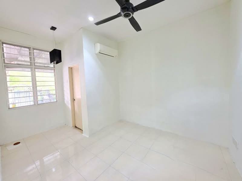 1-storey Terraced House for Sale in Bandar Saujana Putra (Tanjong Duabelas) - Cik Maya Abdul - Interior - PropertyGuru.com.my