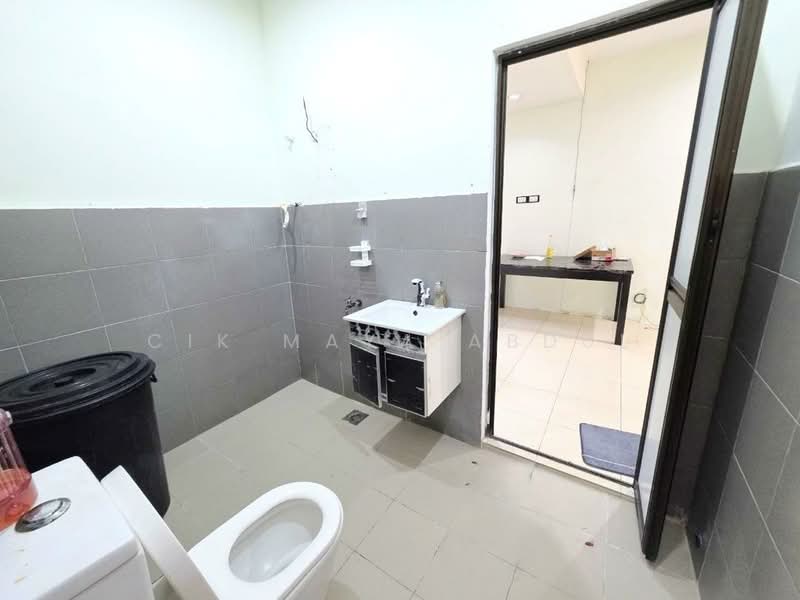 1-storey Terraced House for Sale in Bandar Saujana Putra (Tanjong Duabelas) - Cik Maya Abdul - Bathroom - PropertyGuru.com.my