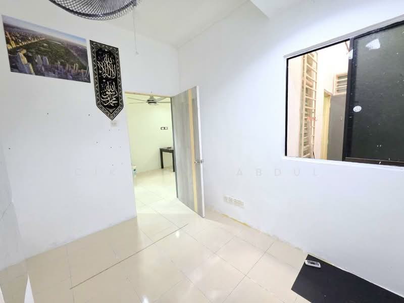 1-storey Terraced House for Sale in Bandar Saujana Putra (Tanjong Duabelas) - Cik Maya Abdul - Interior - PropertyGuru.com.my