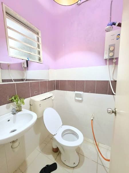 1-storey Terraced House for Sale in Bandar Saujana Putra (Tanjong Duabelas) - Cik Maya Abdul - Bathroom - PropertyGuru.com.my