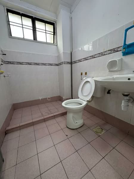 Kondominium untuk Disewa di Skudai Villa - YC Fung - Bathroom - PropertyGuru.com.my