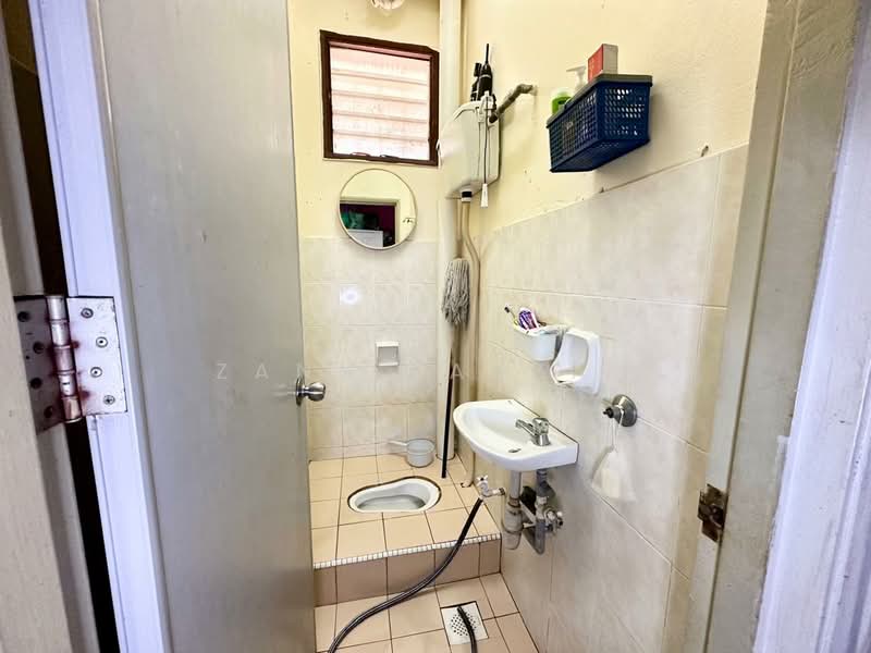 Rumah Teres 2 Tingkat untuk Dijual di Bukit Beruntung (Serendah) - Zann Fauzan - Bathroom - PropertyGuru.com.my