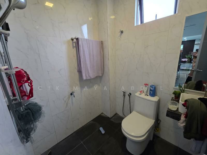 Rumah Teres untuk Dijual di Bandar Mahkota Cheras (Cheras) - Cik Maya Abdul - Bathroom - PropertyGuru.com.my