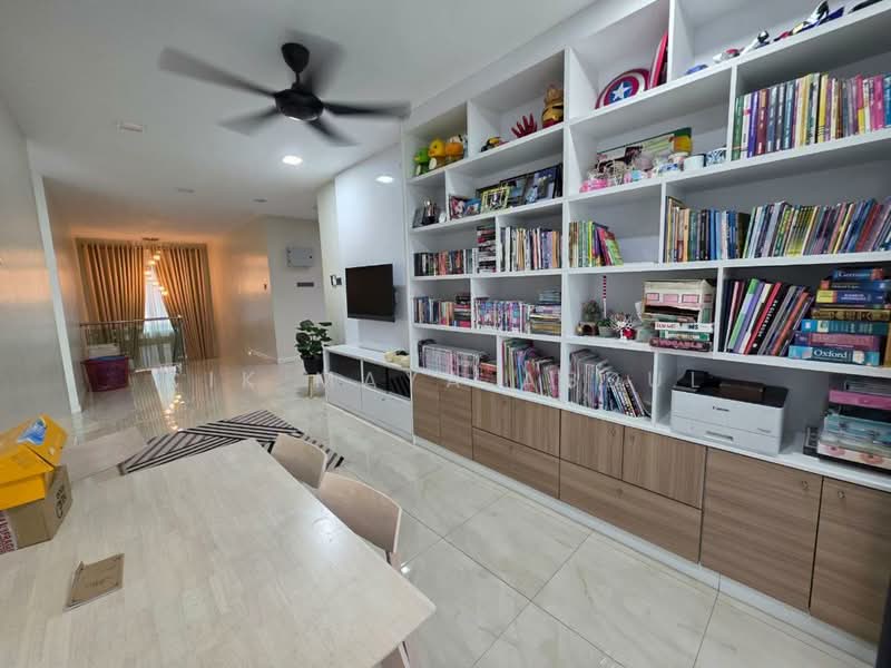 Rumah Teres untuk Dijual di Bandar Mahkota Cheras (Cheras) - Cik Maya Abdul - Living Room - PropertyGuru.com.my