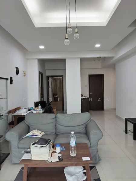 Servis Apartment untuk Dijual di Regalia Residence - Caroll Chan - The bedrooms & kitchen are separate. - PropertyGuru.com.my