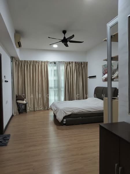 Servis Apartment untuk Dijual di Regalia Residence - Caroll Chan - Master bedroom - PropertyGuru.com.my