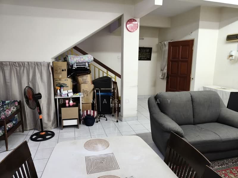 Rumah Teres 2 Tingkat untuk Dijual di Seksyen 6 (Kota Damansara) - Bernard Tay - Living Room - PropertyGuru.com.my
