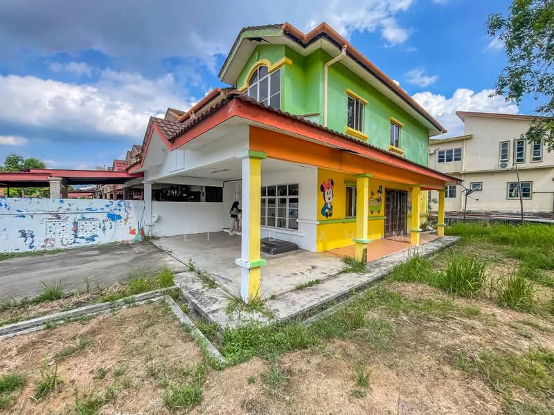 2-storey Terraced House for Sale in Taman Pelangi Semenyih (Semenyih) - Azli Ibrahim - Exterior - PropertyGuru.com.my