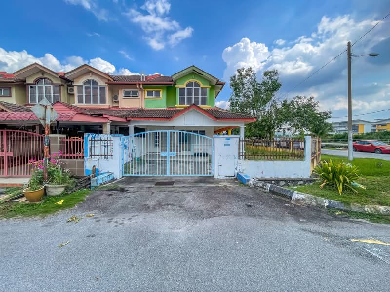 2-storey Terraced House for Sale in Taman Pelangi Semenyih (Semenyih) - Azli Ibrahim - Exterior - PropertyGuru.com.my