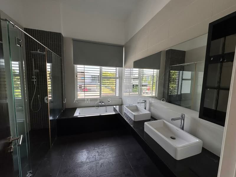 Semi-Detached House for Sale in East Ledang (Iskandar Puteri (Nusajaya)) - James Bong - Bathroom - PropertyGuru.com.my