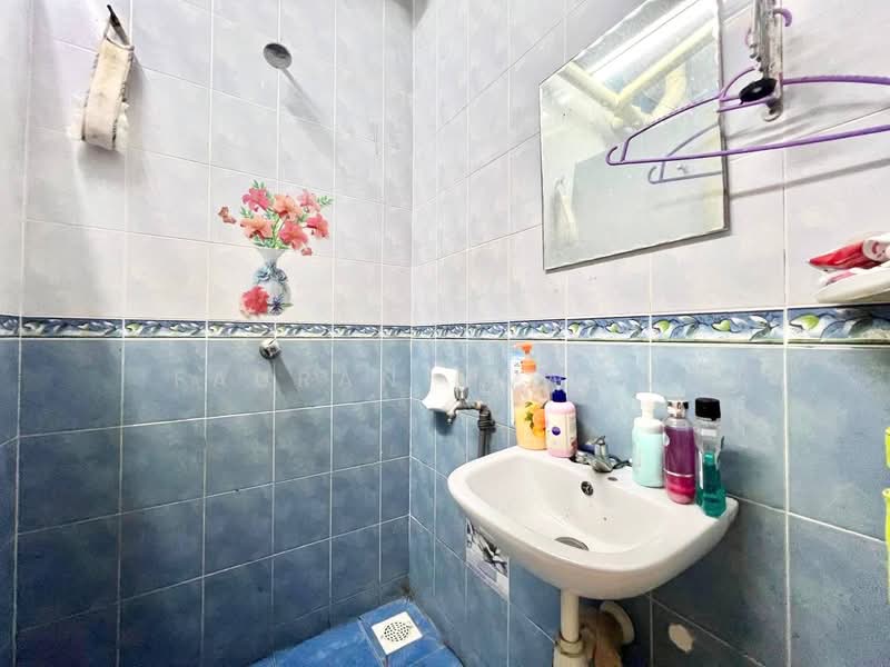Apartment for Sale at Pangsapuri Danaumas - Fauran Nawawi - PropertyGuru.com.my