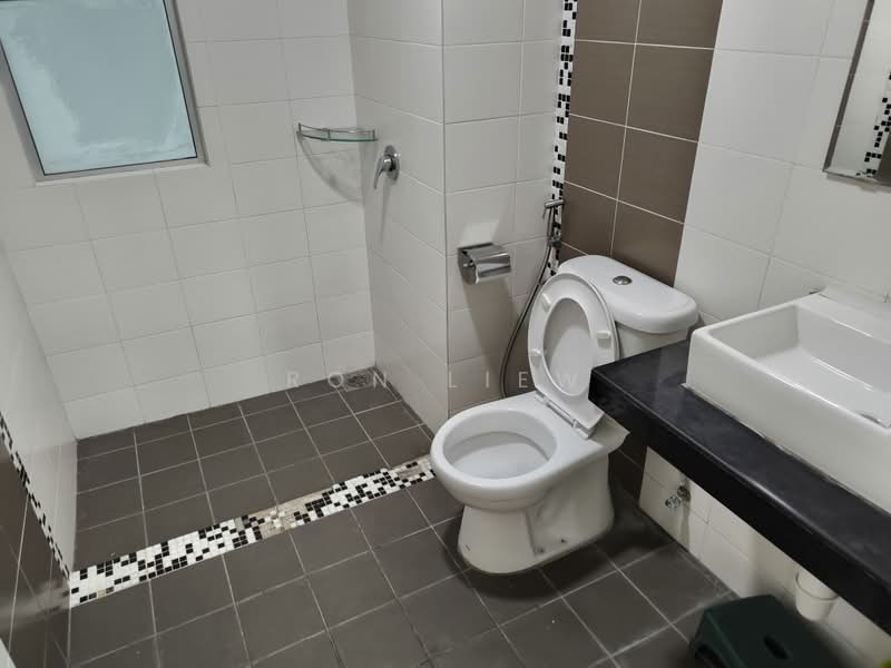 Kondominium untuk Disewa di Villa Park - Ron Liew - Bathroom - PropertyGuru.com.my