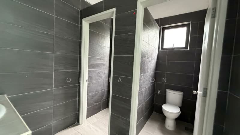 Factory for Rent in Batu Caves (Selangor) - Olivia Oon - Bathroom - PropertyGuru.com.my