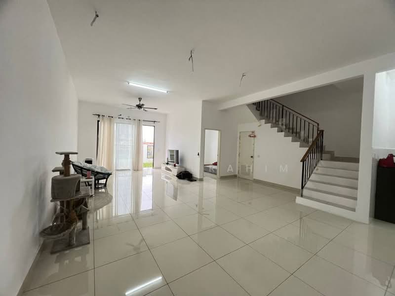 Rumah Teres 2 Tingkat untuk Dijual di Bangi (Selangor) - Azli Ibrahim - Living Room - PropertyGuru.com.my