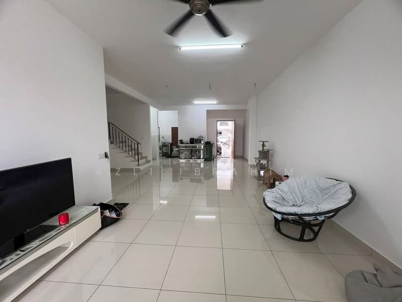 Rumah Teres 2 Tingkat untuk Dijual di Bangi (Selangor) - Azli Ibrahim - Living Room - PropertyGuru.com.my