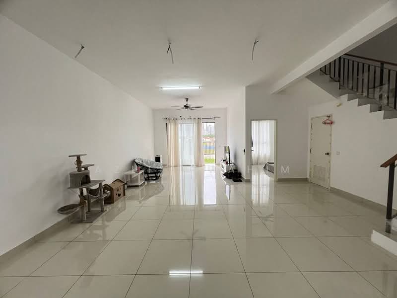 Rumah Teres 2 Tingkat untuk Dijual di Bangi (Selangor) - Azli Ibrahim - Living Room - PropertyGuru.com.my