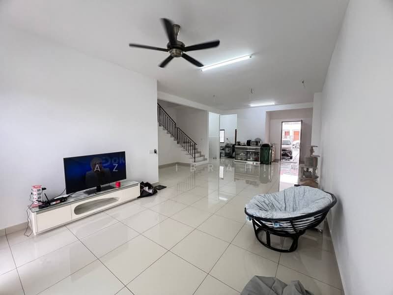 Rumah Teres 2 Tingkat untuk Dijual di Bangi (Selangor) - Azli Ibrahim - Living Room - PropertyGuru.com.my