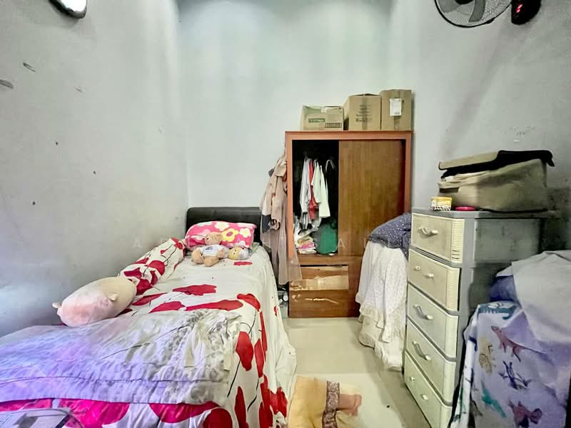Rumah Teres 1 Tingkat untuk Dijual di Seksyen 20 (Shah Alam) - Adibah Salim - Bedroom - PropertyGuru.com.my