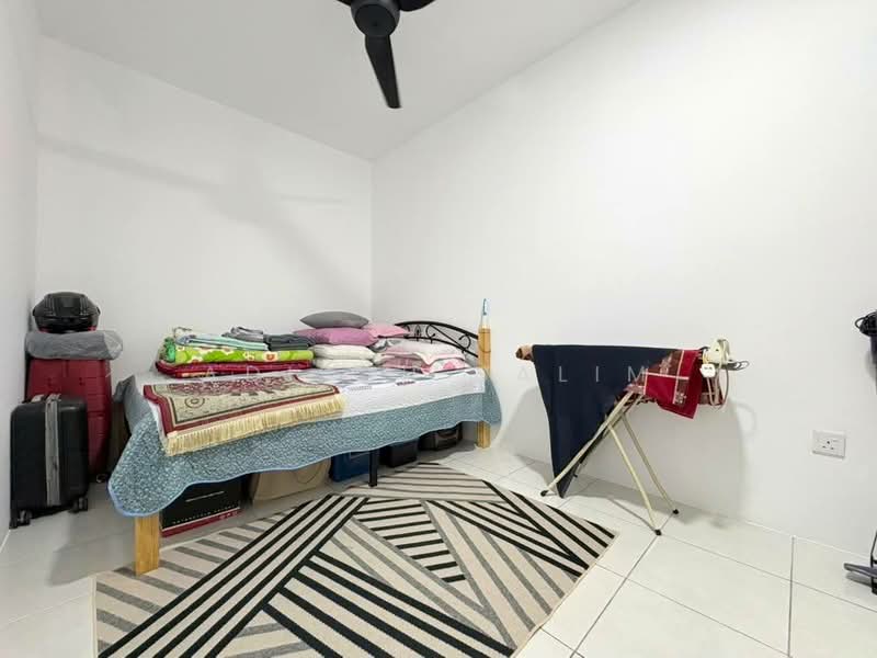 Pangsapuri untuk Dijual di Harmoni Elmina 1 @ City Of Elmina - Adibah Salim - Bedroom - PropertyGuru.com.my