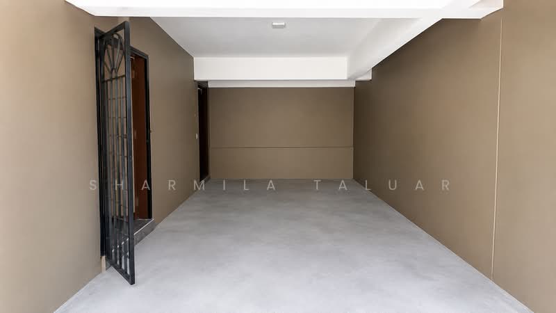 Rumah Teres 2.5 Tingkat untuk Disewa di Gasing Indah (Petaling Jaya) - Sharmila Taluar - Entrance - PropertyGuru.com.my