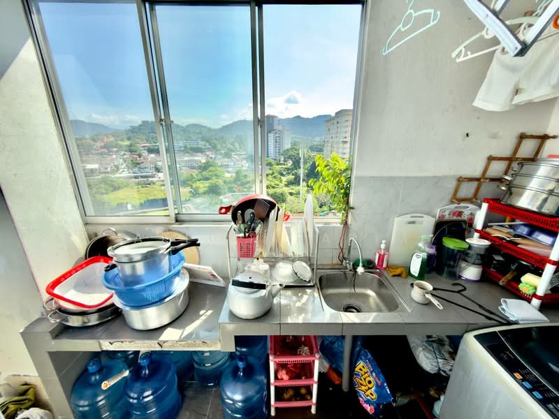 Flat for Sale at Permai Court 2 - Azli Ibrahim - Kitchen - PropertyGuru.com.my