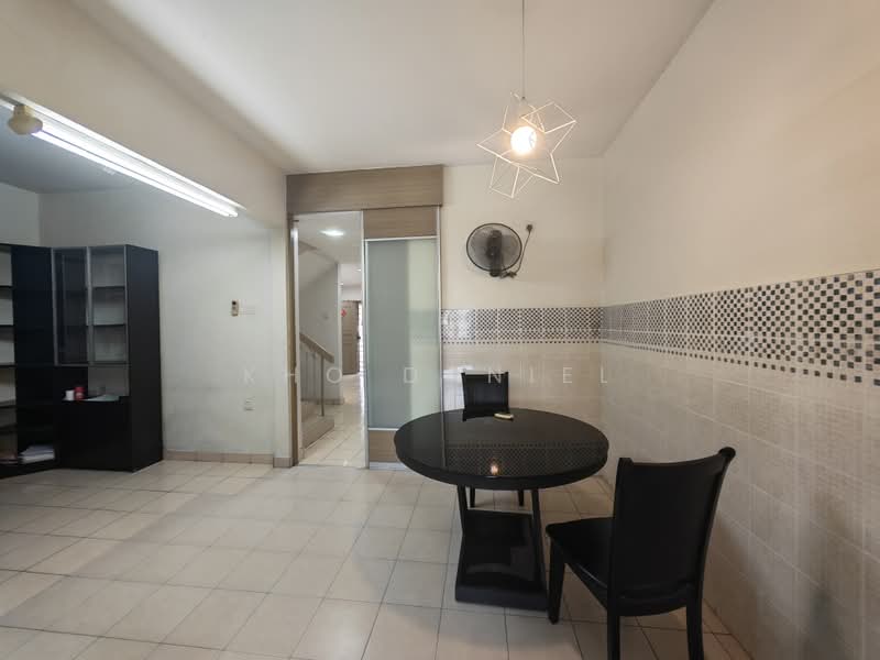 Rumah Teres 2 Tingkat untuk Dijual di Taman Puchong Prima (Puchong) - Kho Daniel - Dining Room - PropertyGuru.com.my