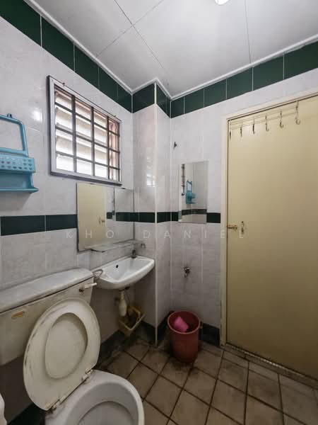 Rumah Teres 2 Tingkat untuk Dijual di Taman Puchong Prima (Puchong) - Kho Daniel - Bathroom - PropertyGuru.com.my