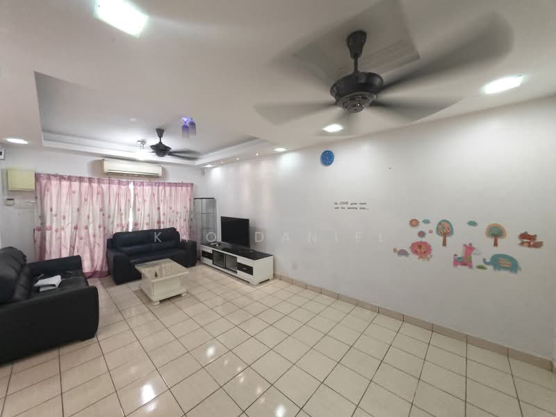 Rumah Teres 2 Tingkat untuk Dijual di Taman Puchong Prima (Puchong) - Kho Daniel - Living Room - PropertyGuru.com.my