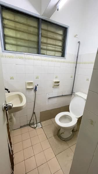 2-storey Terraced House for Sale in Usj 6 (Subang Jaya) - Celia Tan - Bathroom - PropertyGuru.com.my