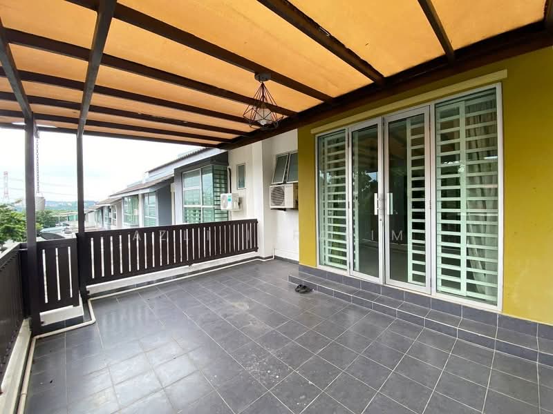 2-storey Terraced House for Sale in Kajang (Selangor) - Azli Ibrahim - Balcony - PropertyGuru.com.my