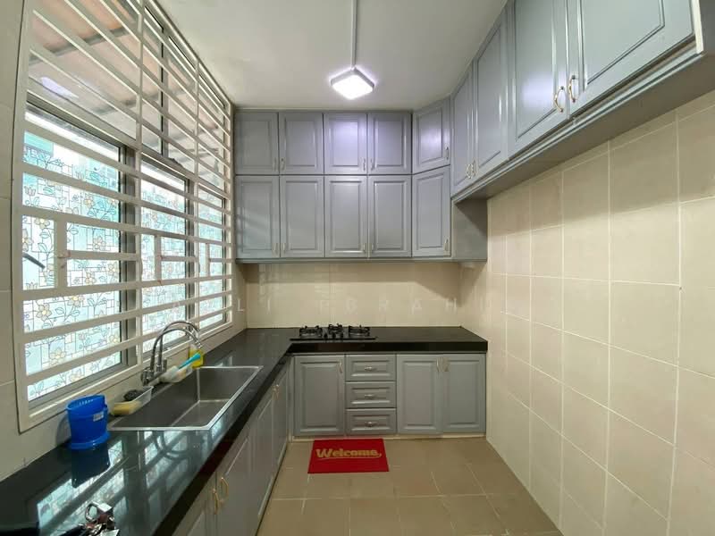 2-storey Terraced House for Sale in Kajang (Selangor) - Azli Ibrahim - Kitchen - PropertyGuru.com.my