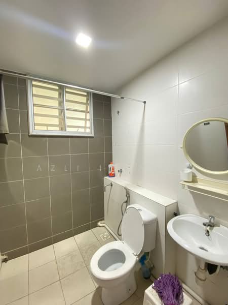 2-storey Terraced House for Sale in Kajang (Selangor) - Azli Ibrahim - Bathroom - PropertyGuru.com.my