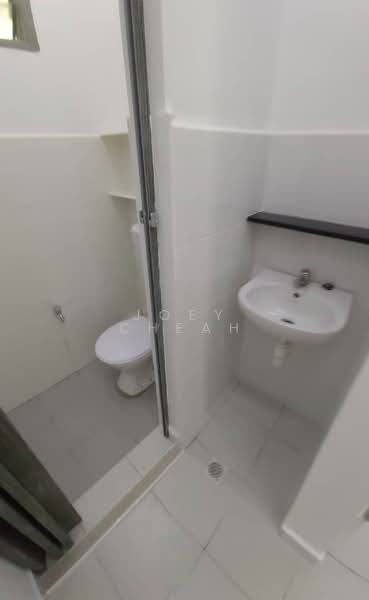 Pangsapuri untuk Disewa di The Rise Collection 1 - Joey Cheah - Bathroom - PropertyGuru.com.my