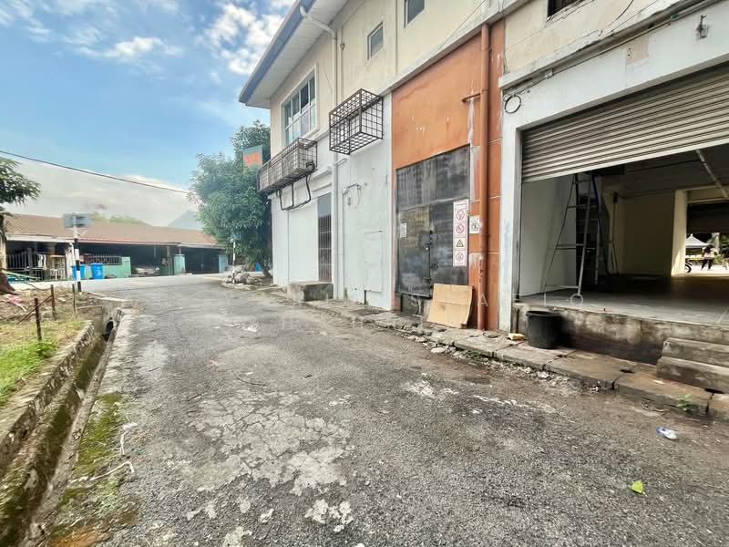 Shop for Rent in Seksyen 24 (Shah Alam) - Absyarie Syafiq Shahrin - Exterior - PropertyGuru.com.my