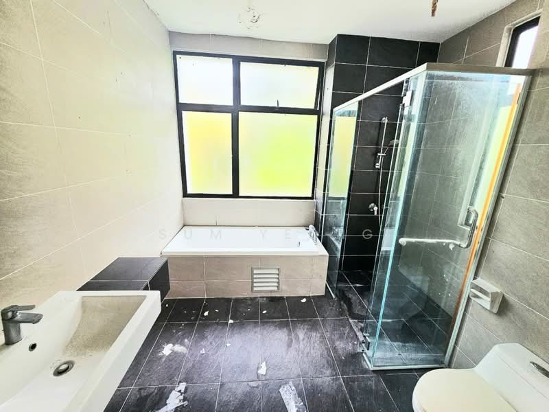Zero-Lot Bungalow for Sale in Setia Ecohill (Semenyih) - Sum Yeong - Bathroom - PropertyGuru.com.my