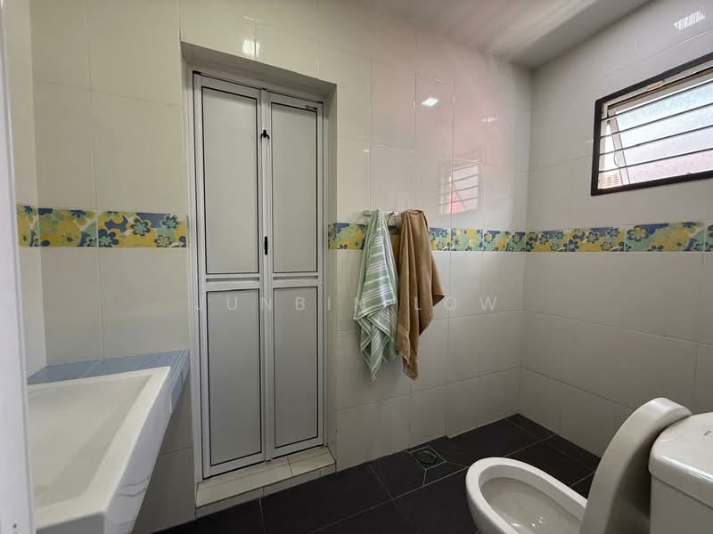 2-storey Terraced House for Sale in BANDAR PUCHONG JAYA (Puchong) - Junbin Low - Bathroom - PropertyGuru.com.my