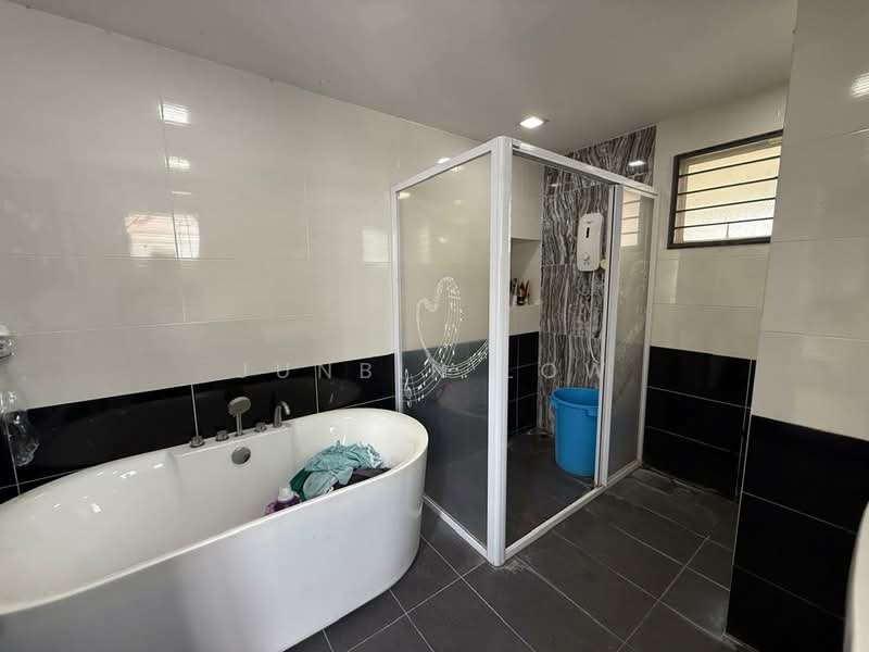 2-storey Terraced House for Sale in BANDAR PUCHONG JAYA (Puchong) - Junbin Low - Bathroom - PropertyGuru.com.my