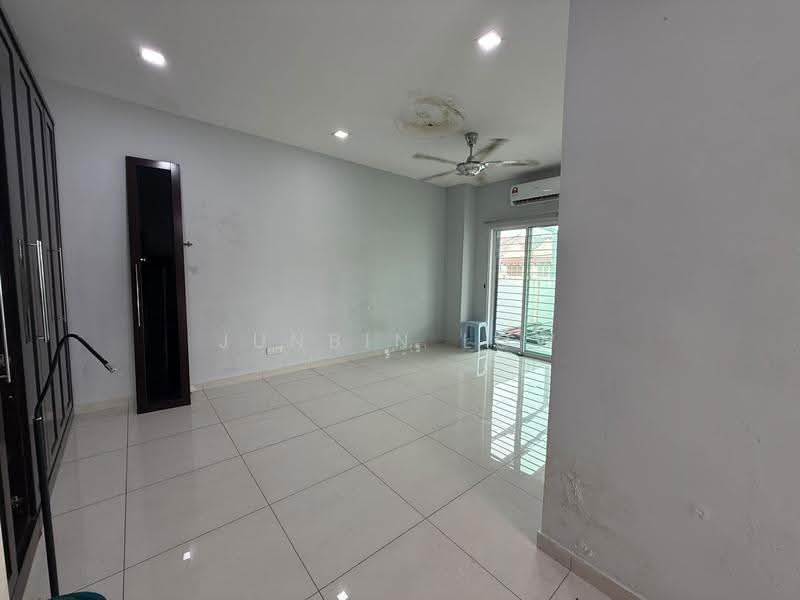 2-storey Terraced House for Sale in BANDAR PUCHONG JAYA (Puchong) - Junbin Low - Bedroom - PropertyGuru.com.my