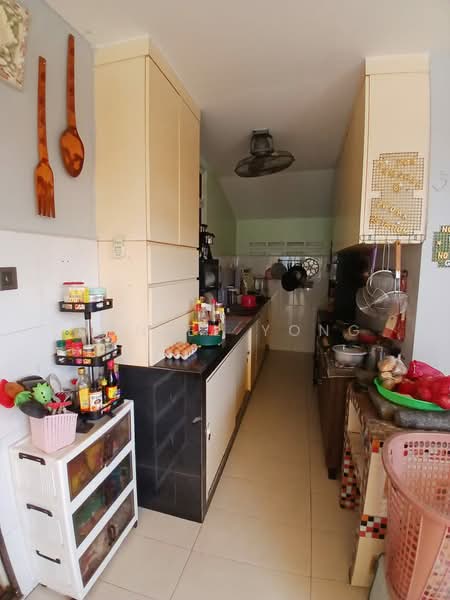 1-storey Terraced House for Sale in Taman Puteri Wangsa (Ulu Tiram) - Daniel Yong - Kitchen - PropertyGuru.com.my