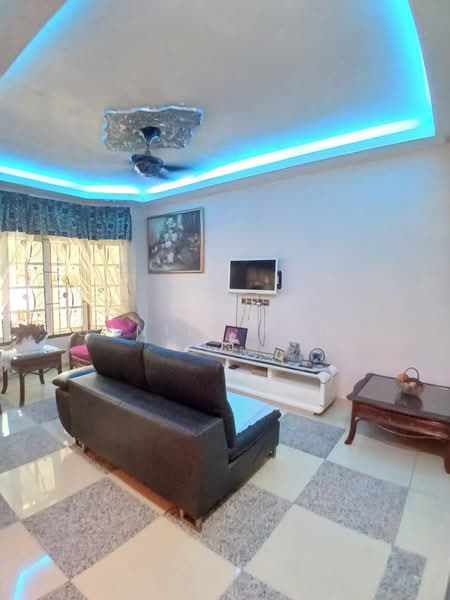 1-storey Terraced House for Sale in Taman Puteri Wangsa (Ulu Tiram) - Daniel Yong - Living Room - PropertyGuru.com.my
