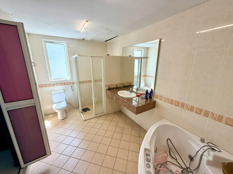 Condominium for Rent at Putra Marine Resort - Welwits Sim - Bathroom - PropertyGuru.com.my