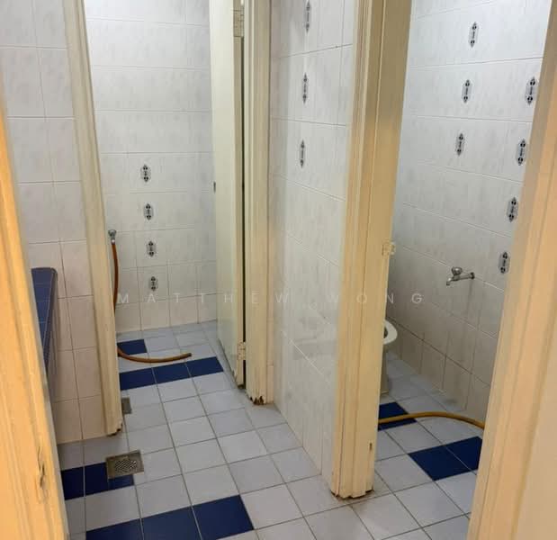 Pejabat untuk Disewa di Damansara Intan (Petaling Jaya) - Matthew Wong - Bathroom - PropertyGuru.com.my