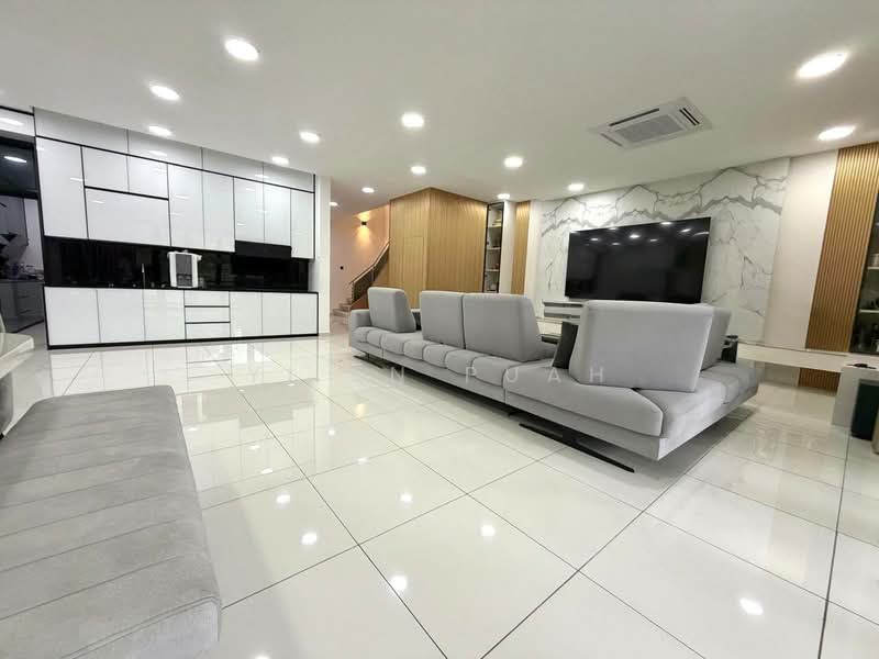 Semi-Detached House for Sale in Taman Mount Austin (Tebrau) - Yi En Puah - PropertyGuru.com.my